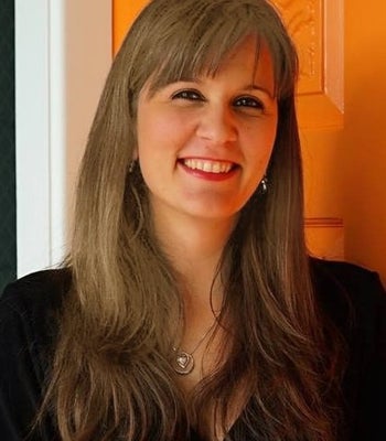 Portrait of Jennifer Manzella, REALTOR®.